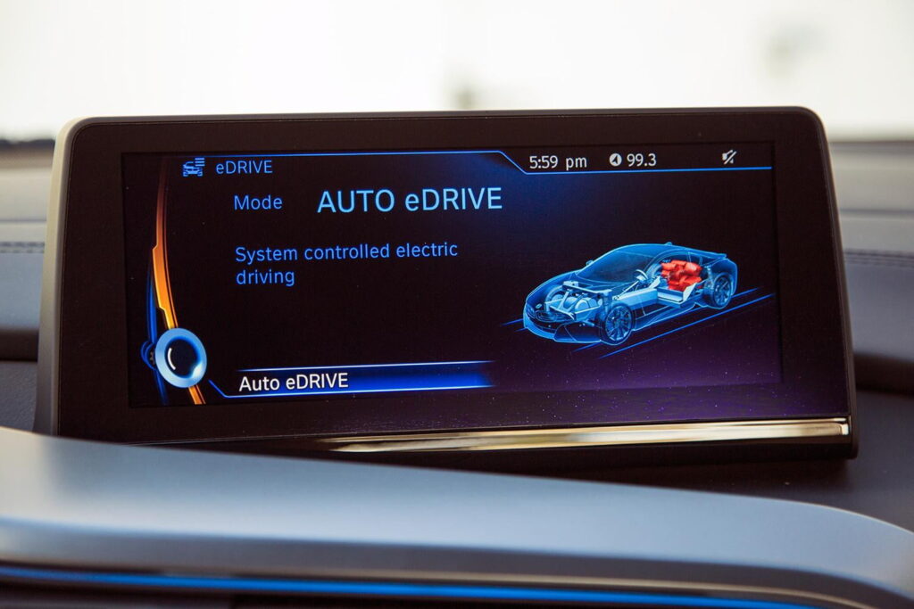 bmw i8 display screen showing auto eDrive mode